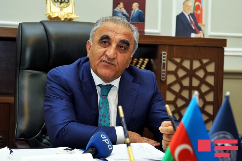 İqtisad Universitetinin müəllimləri Ədalət Muradovdan narazıdır - ŞİKAYƏT