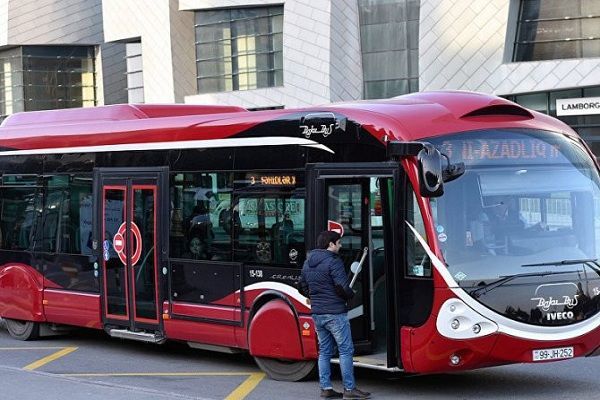 “BakuBus”ın avtobusu gənc qızı vurdu