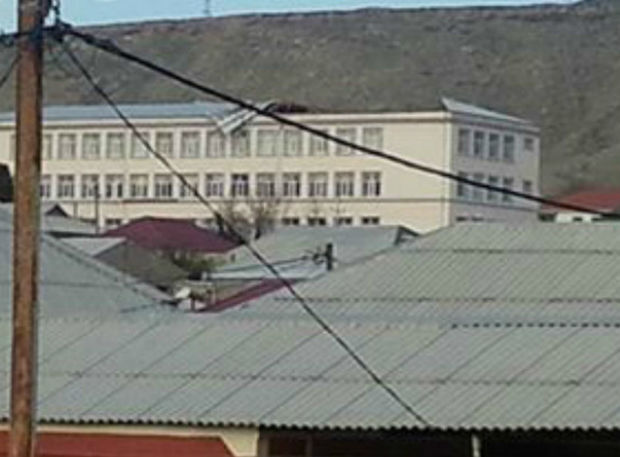 Bakıda dərs zamanı məktəb binasının damı uçdu - FOTO