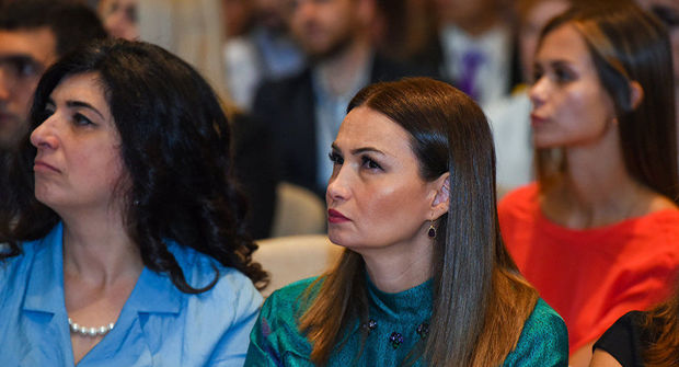 "Gözdən əlillərin 2 faizi özünə iş tapa bilir"- Millət vəkili