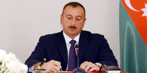 Prezident yüksək rütbəli məmuru işdən azad etdi
