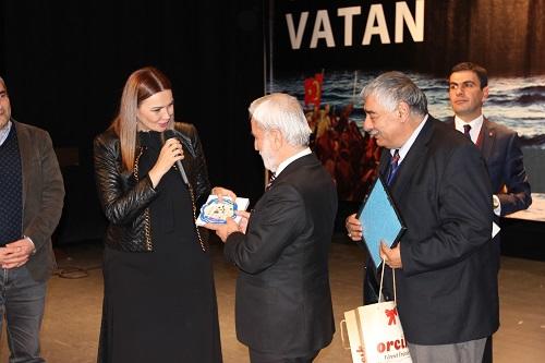 Qənirə Paşayeva Türkiyədə şeirlərini oxudu