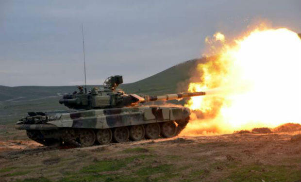 Ordumuz tanklardan atəş açdı — VİDEO