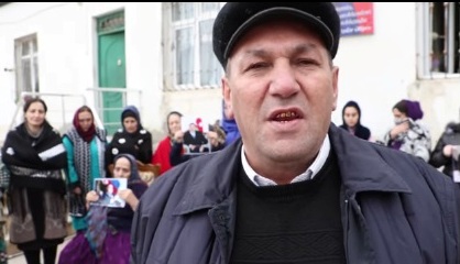 Qubadlıdan olan bir qrup məcburi köçkün evlərindən zorla çıxarılır - VİDEO