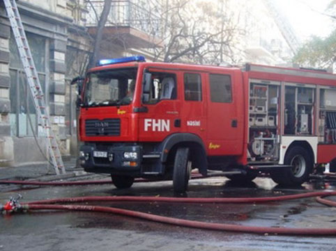 Xırdalanda yaşayış binasında YANĞIN: 3 nəfər zəhərləndi