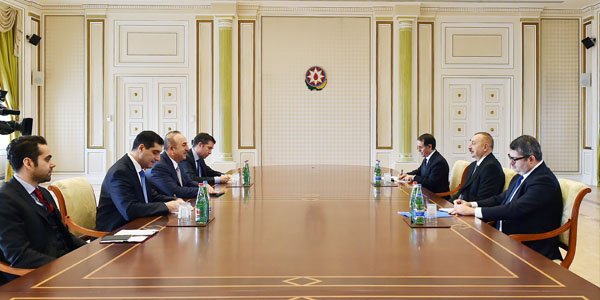 İlham Əliyev Mövlud Çavuşoğlunu qəbul edib