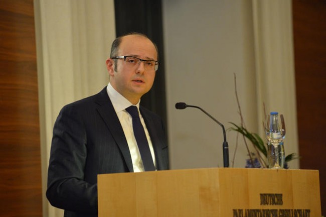 Yeni nazirə müavin təyin olundu- FOTO