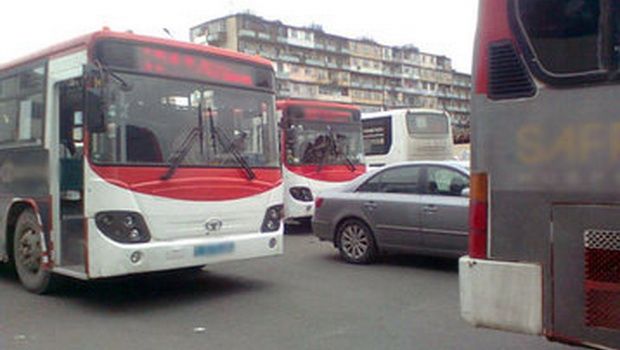 Bakıda marşrut avtobusu ağır qəza törətdi: ölən var