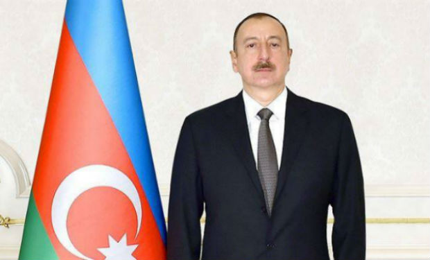 Prezident Kuba liderini təbrik edib