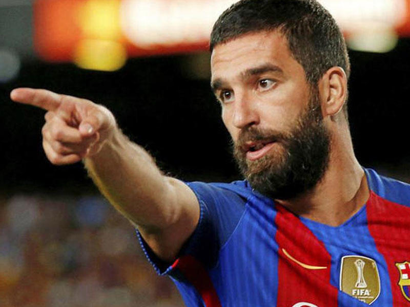 Arda Turan od püskürdü: "Məni rahat buraxın"