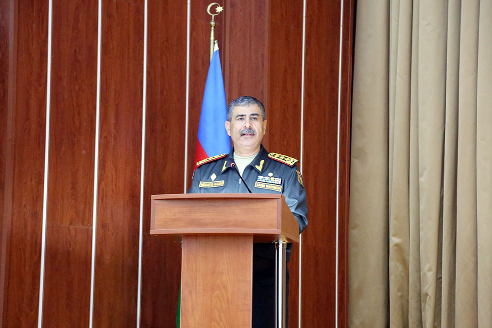 Zakir Həsənov şəxsi heyətlə iş üzrə zabitlərlə görüşüb