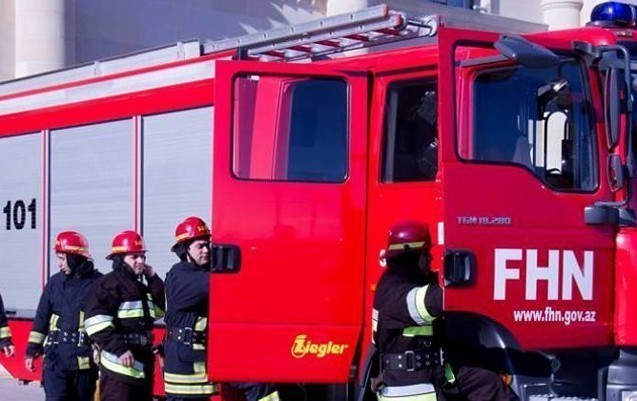 Bakıda binada yanğın, 10 sakin təxliyə edilib
