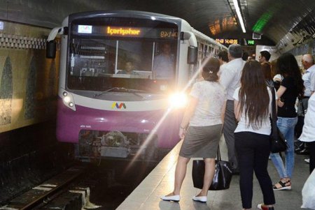 Bakı metrosunda gərgin anlar - Daha bir intihara cəhd