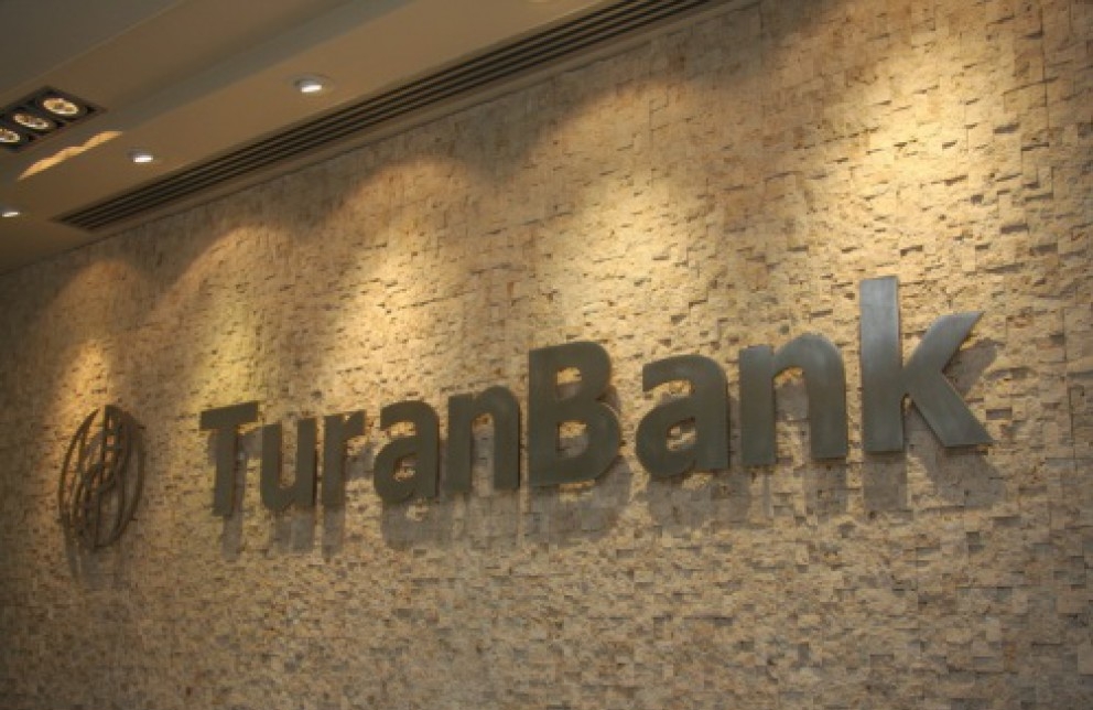 Bakıda Turanbanka basqın oldu