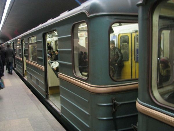 Bakı metrosunda həyacan: Sərnişinlər boşaldıldı