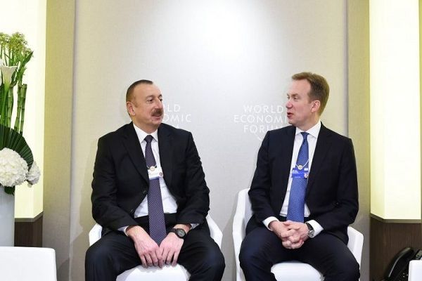 İlham Əliyev Davosda Dünya İqtisadi Forumunun prezidenti ilə görüşüb