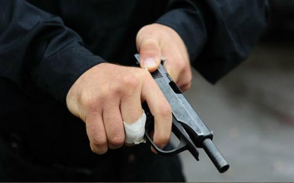Bakıda polislə qatil arasında atışma: ölən var