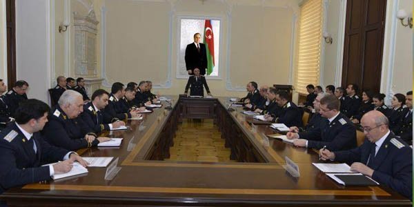 Zakir Qaralov prokurorları topladı - İclas