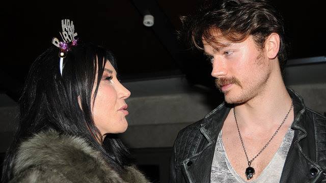 Hande Yener nişanlısından ayrıldı