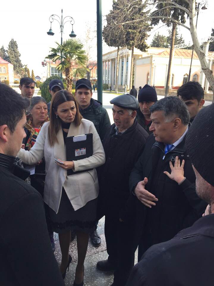 Qənirə Paşayeva Tovuzda sakinlərlə görüşüb