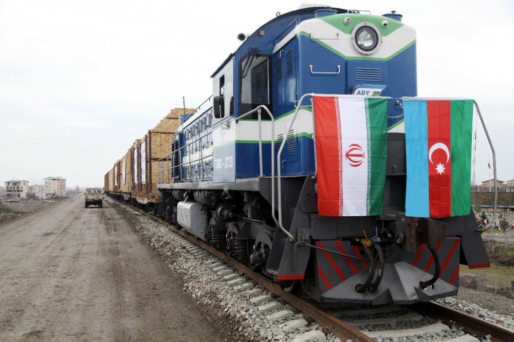 Azərbaycandan ilk qatar İrana yola salındı