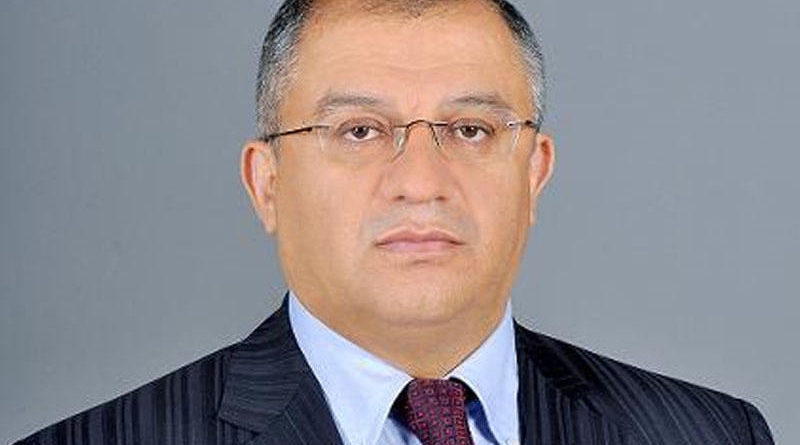 Bu əminliyi biz yaşadan məhz o deyilmi?