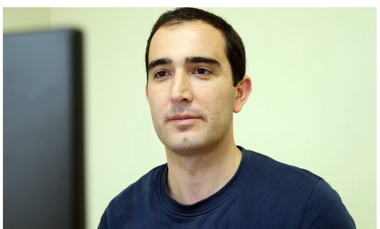 Atası avtomobil qəzasında həlak olan jurnalistin şikayətinə baxılır