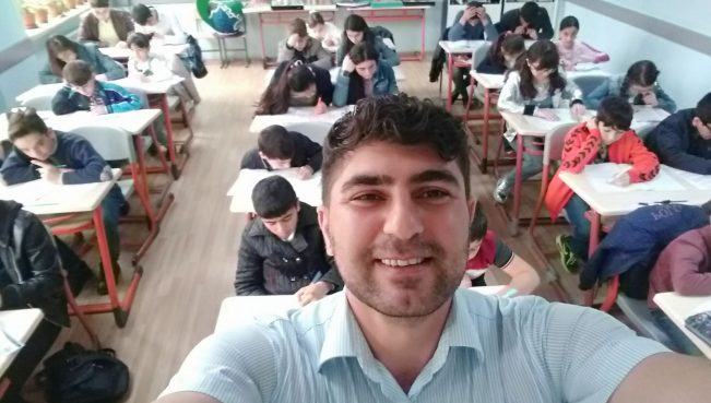 Azərbaycanda müəllim sevdiyi qıza elə bir evlilik təklifi etdi ki... - VİDEO