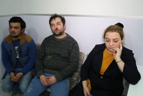 Bakıda su dammasına görə 20 nəfər dalaşdı - Hamilə qadın döyüldü  