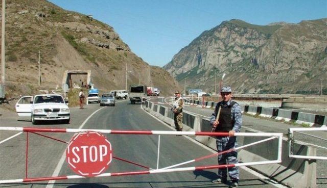 Gürcüstana avtomobillə gedənlərin nəzərinə