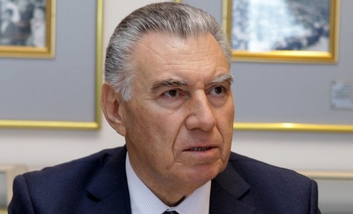 “Məni şantaj edirlər” - Əli Həsənovdan nəvəsi barədə qalmaqala reaksiya