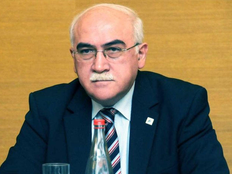 İsa Qəmbər insult keçirdi - Beyninə qan sızdı