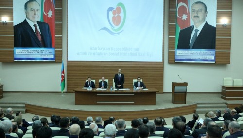 Səlim Müslümov vəzifəli şəxsləri cəzalandırdı
