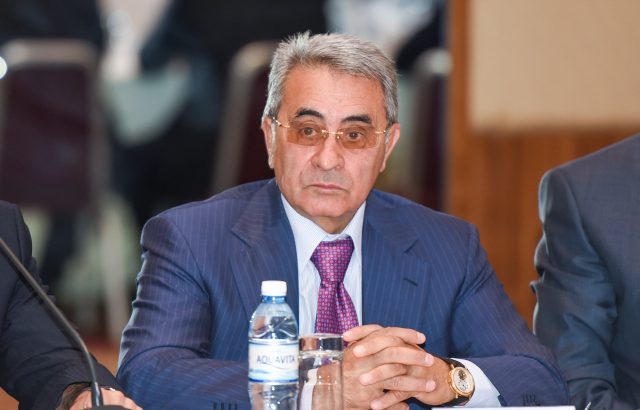 Azərbaycanlı milyarder İlham Rəhimov pullarını götürüb Rusiyanı tərk etdi