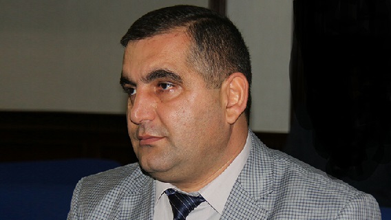 Mübarizə də qəhrəman deyirik, efirdə arvadını axtaranlara da…