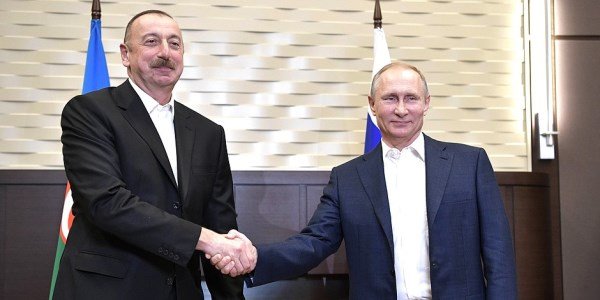 İlham Əliyevdən Vladimir Putinə təbrik
