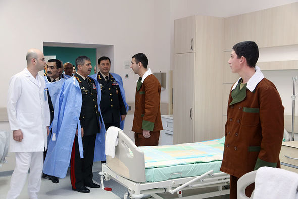 Zakir Həsənov hərbi hospitalda olub – FOTO