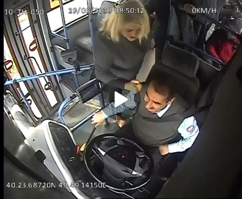 Qadın sərnişinin sürücünü vurması ilə bağlı DİN-ə müraciət olundu