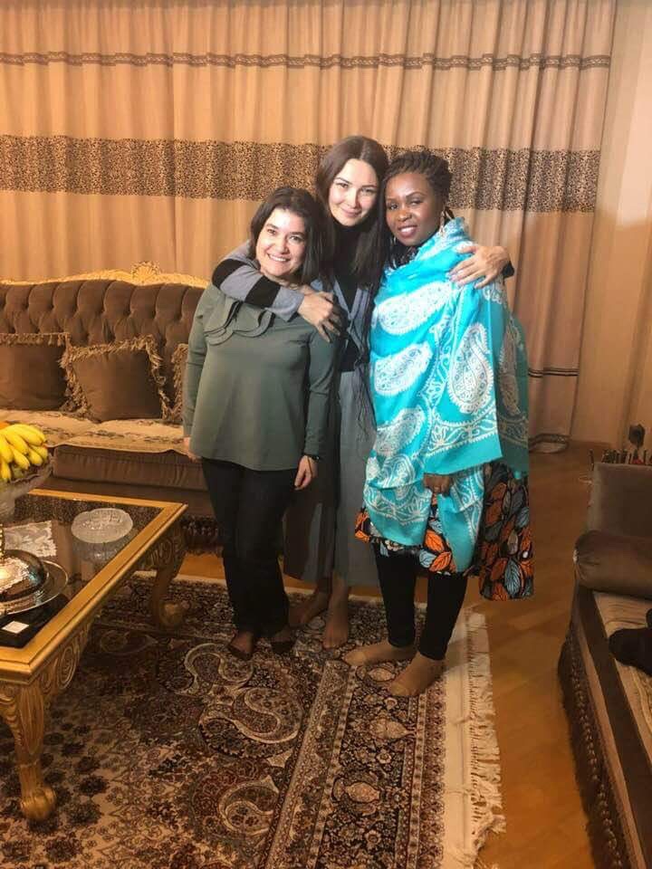 Qənirə Paşayeva Nigeriyanın tanınmış televiziya jurnalistlərinə Azərbaycandan danışıb