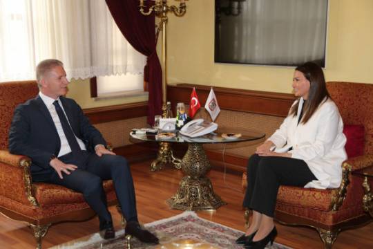 Qənirə Paşayeva Sivasda bələdiyyə başqanı ilə görüşdü