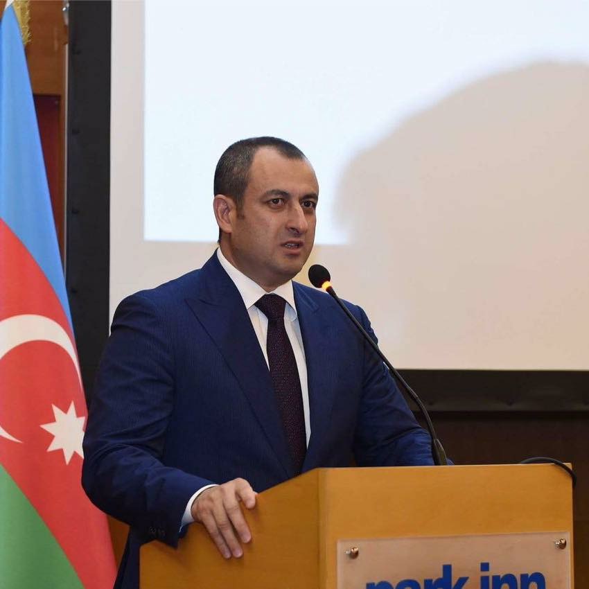 Adil Əliyev ittihamlara cavab verdi: "Bəs siz hansı pulla Avropanı gəzirsiz?"