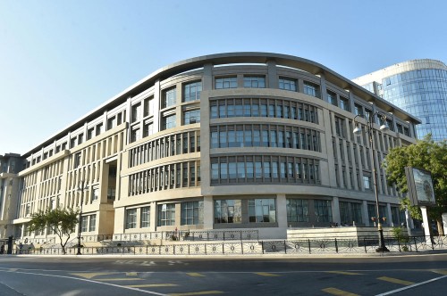 Bakıda məşhur məktəbin direktoruna töhmət verildi