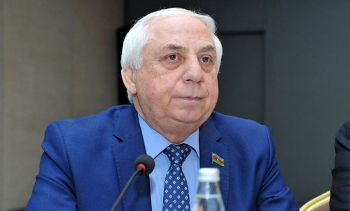 Hadı Rəcəbli: "25 ildir ki, parlamentdəyəm və başımın üstündə də Quran var”