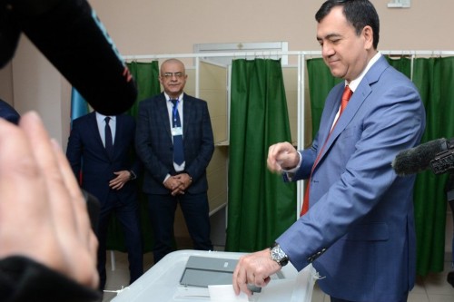 Daha 2 prezidentliyə namizəd səs verdi - FOTO