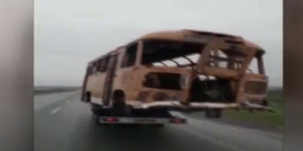 Evakuator sürücüsü qaydaları belə pozur-VIDEO