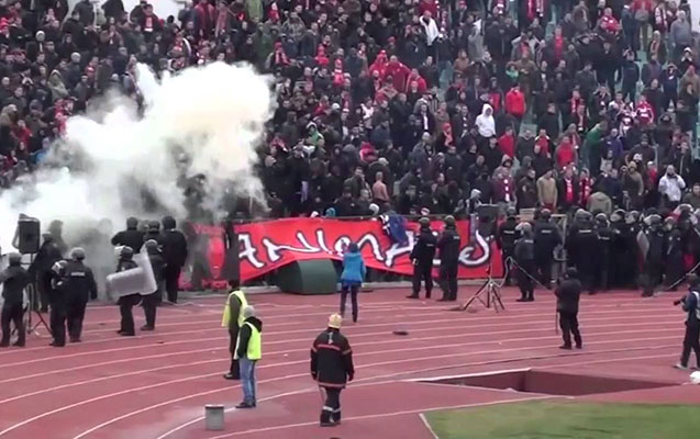 Bomba partladı, qadın polis yaralandı