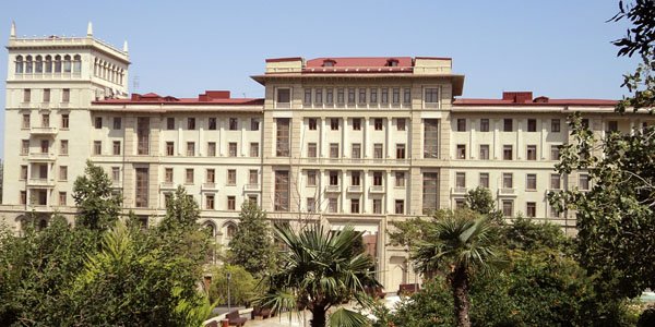 Baş Nazirin 3 müavini işsiz qaldı - TƏYİNATLAR