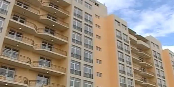 Bakıda yaşlı qadına qarşı inanılmaz fırıldaqlıq: görüntülər kameraya düşüb (VİDEO)