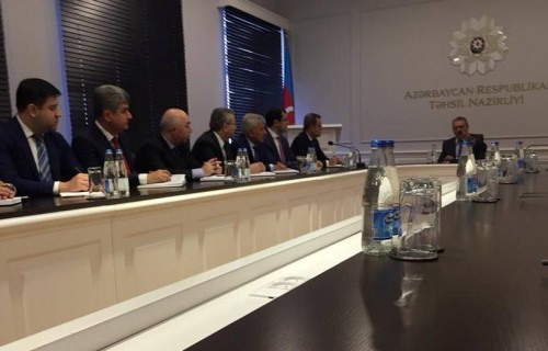 Ceyhun Bayramov kollektivə təqdim edildi