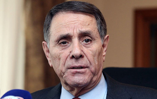 Novruz Məmmədov baş nazir kimi ilk qərarını imzaladı